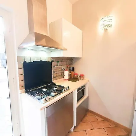 Cozy In Pigneto Up To 4 * Rom