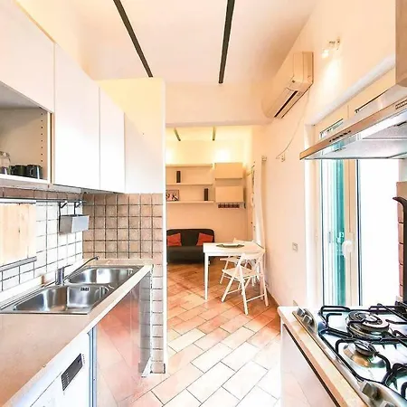 Cozy In Pigneto Up To 4 Apartment