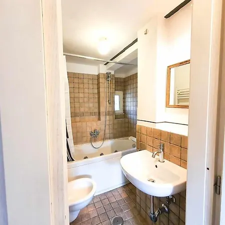 Cozy In Pigneto Up To 4 * Rom